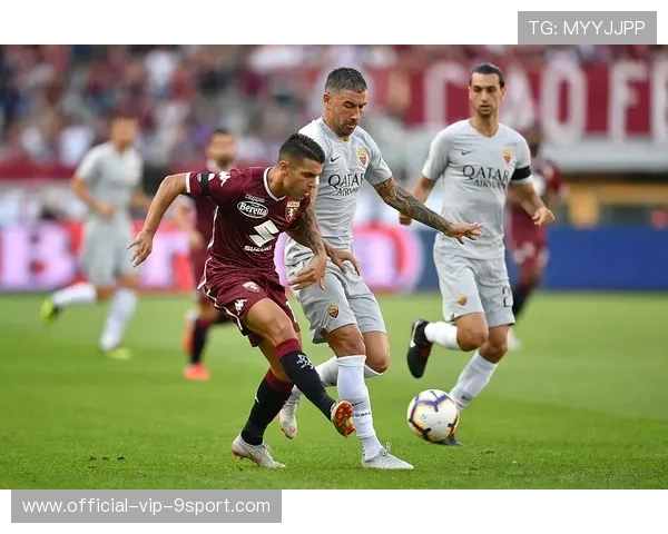 坎特禁区外远射击中立柱弹出底线